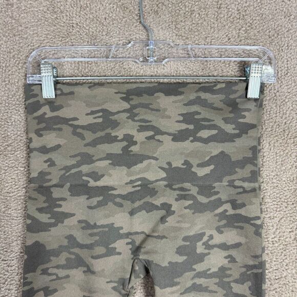 Spanx Look At Me Now Leggings Womens Size Large Green Camo High Rise Crop Gym - Picture 3 of 9